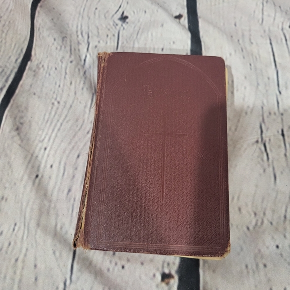 Vintage Brown Religious Book The Book Of Common Prayer 1945 - Picture 1 of 7